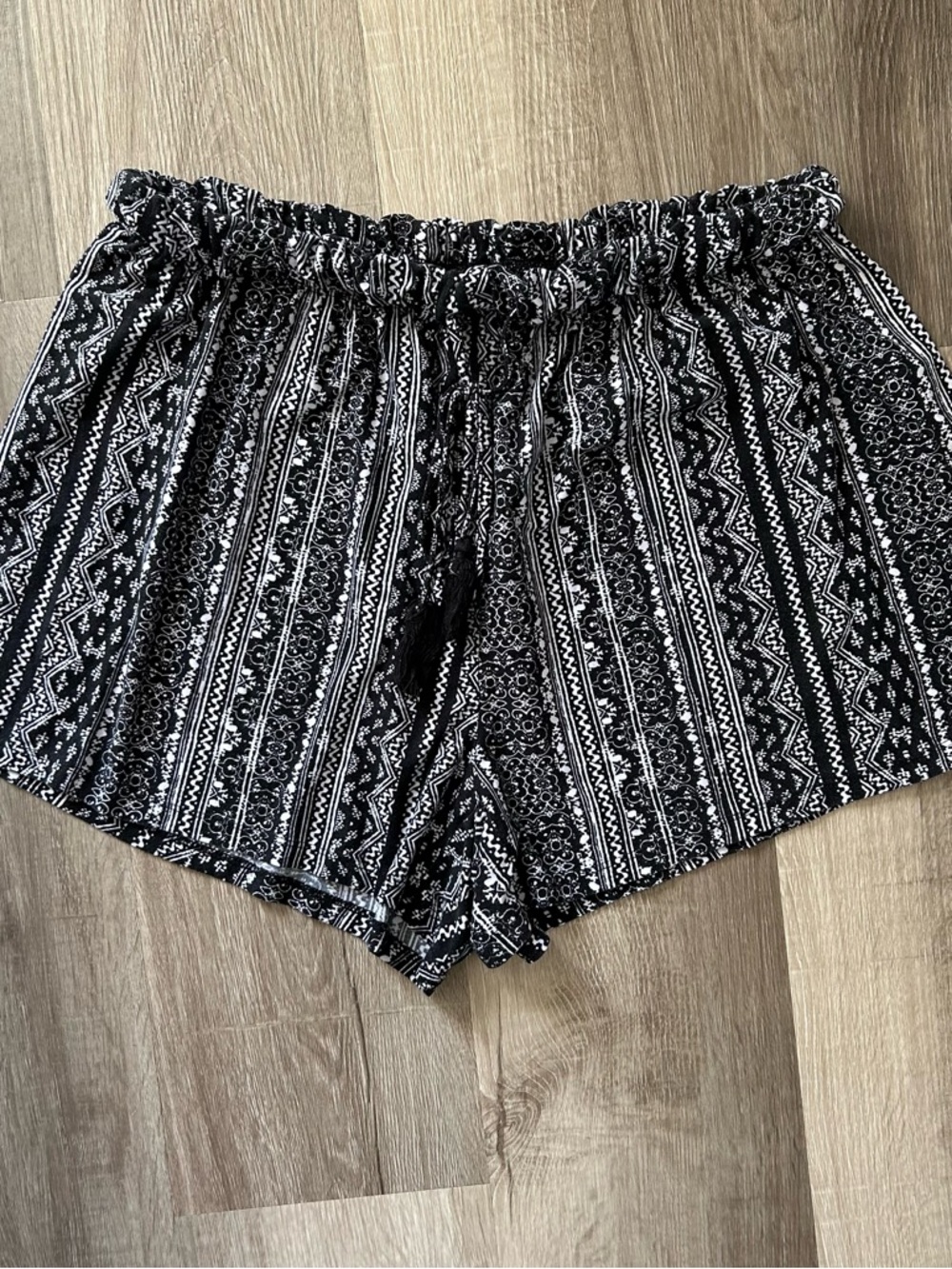 Black & White Printed Boho tassel Elastic Waist Women’s Shorts